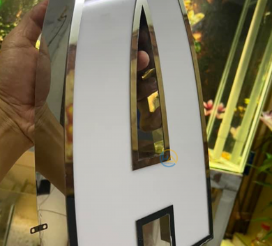 chữ nổi inox mặt mica sáng đèn